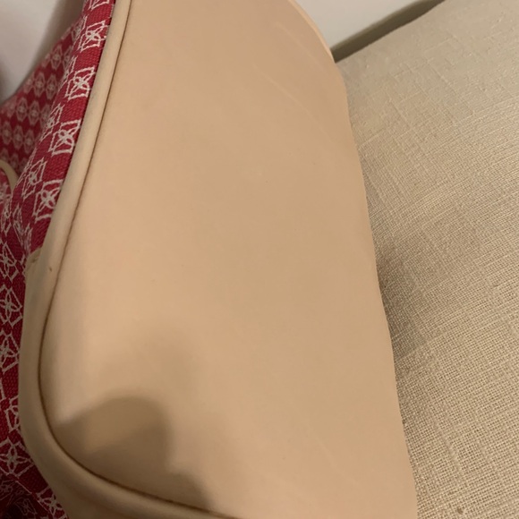 Elegant Red Patterned Backpack - Picture 3 of 7